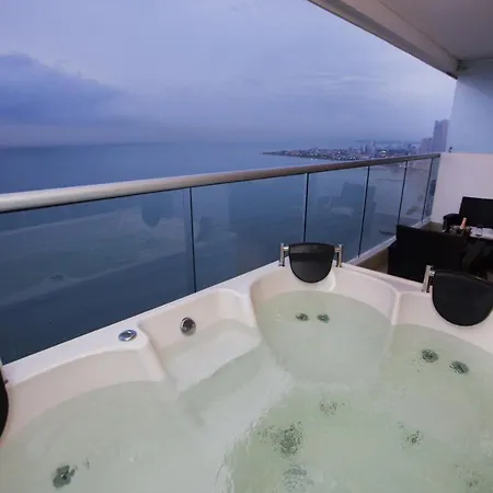 Empire Presidential Private Jacuzzi Apartamento Cartagena